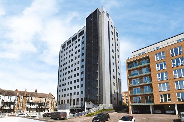2 Bedroom Flat For Sale In Southchurch Avenue, Southend-On-Sea, SS1