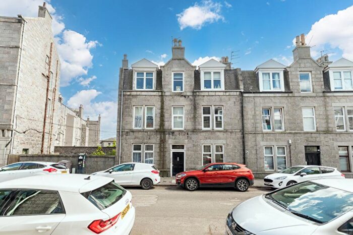 1 Bedroom Flat To Rent In Wallfield Crescent, Rosemount, Aberdeen, AB25