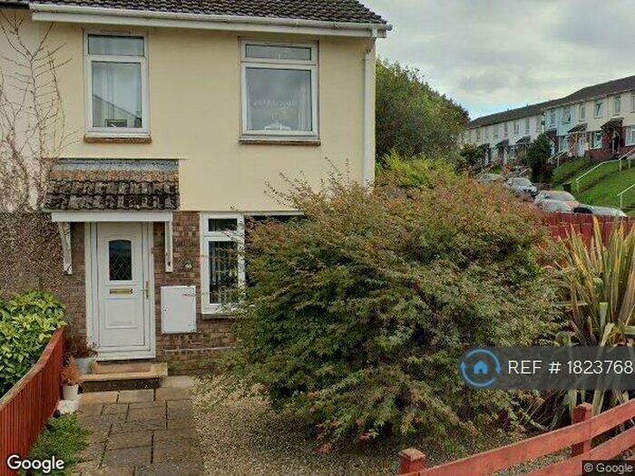 3 Bedroom Semi-Detached House To Rent In Bilbie Close, Cullompton, EX15