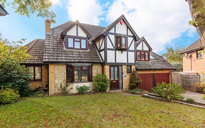 4 Bedroom Detached House For Sale In Spacious Detached Home With Solar Panels - Old Road, East Cowes, PO32