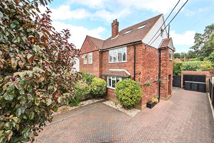 4 Bedroom Semi-Detached House For Sale In Chertsey Road, Windlesham, Surrey, GU20