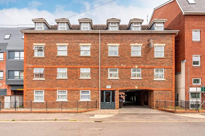 2 Bedroom Apartment To Rent In Belmont Court, Vachel Road, Reading, RG1