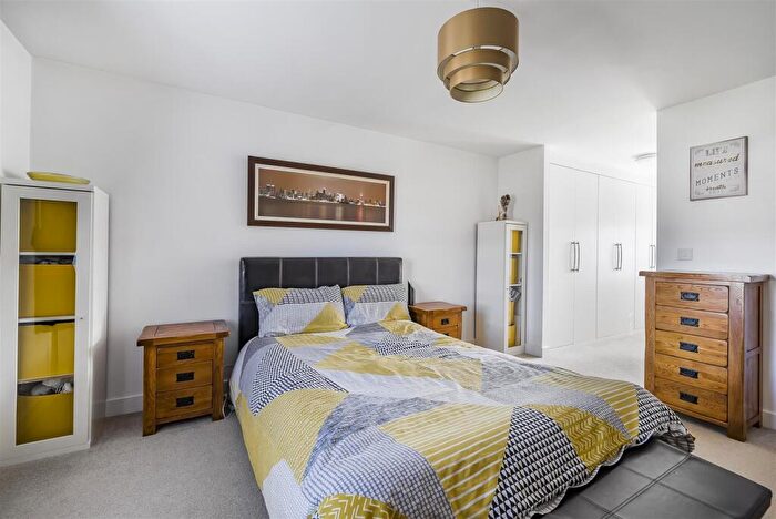 4 Bedroom Detached House For Sale In Gandy Way, Devizes, SN10