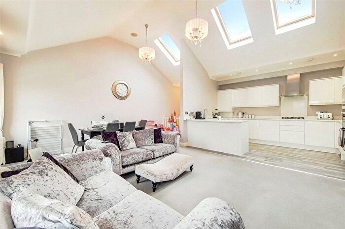 2 Bedroom Flat To Rent In Viscount Mews, Chislehurst, BR7