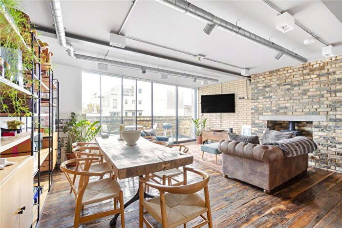 2 Bedroom Apartment To Rent In Charlotte Road, Shoreditch, London, EC2A