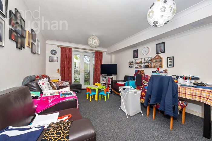 2 Bedroom Flat To Rent In Davigdor Road, Hove, East Sussex, BN3