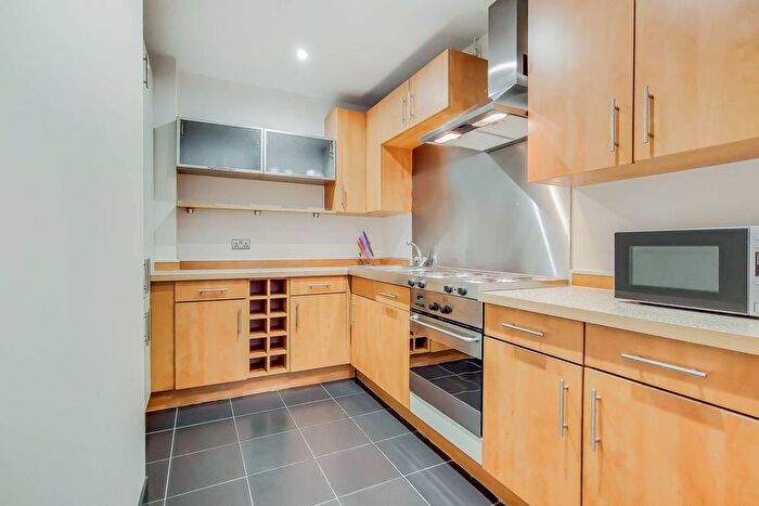 1 Bedroom Flat To Rent In City Road, Old Street, London, EC1V