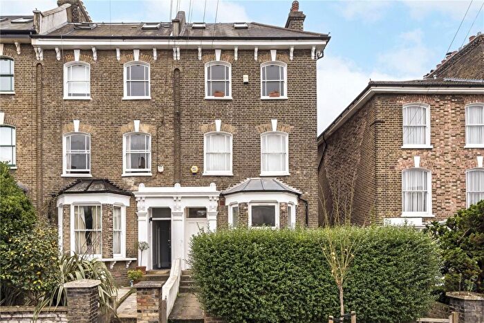 2 Bedroom Apartment To Rent In Cranfield Road, Brockley, SE4