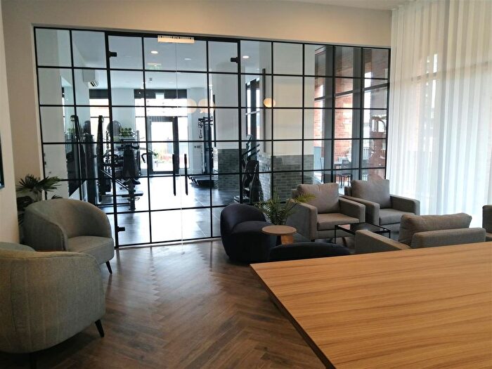 3 Bedroom Flat To Rent In Derwent Street, Salford, M5