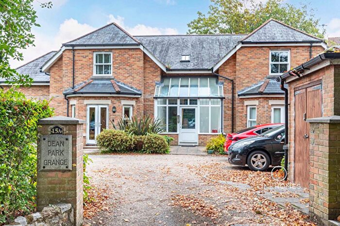 2 Bedroom Flat For Sale In Cavendish Road, Bournemouth, BH1