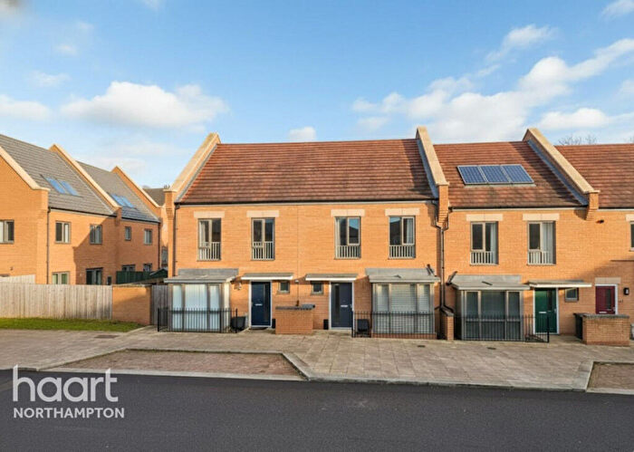3 Bedroom Terraced House For Sale In Ashby Wood Drive, Northampton, NN5