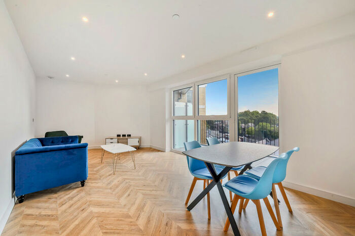 2 Bedroom Flat To Rent In Canning House, Royal Exchange, Heritage Walk, Kingston Upon Thames, Surrey, KT1