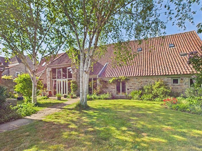 4 Bedroom Link Detached House For Sale In Gibbs Lane, Bristol, BS16