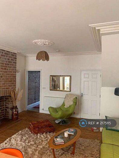 2 Bedroom Flat To Rent In A Freemantle Road, Bristol, BS5