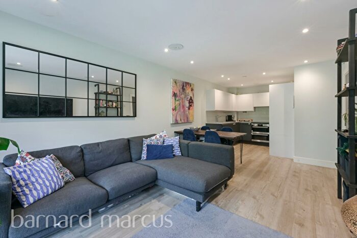 1 Bedroom Flat To Rent In Lion Wharf Road, Isleworth, TW7