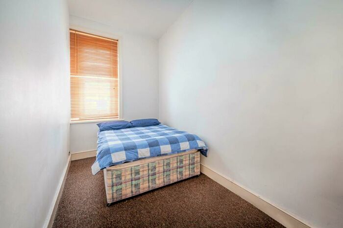 2 Bedroom Flat For Sale In West End Lane, West Hampstead, London, NW6