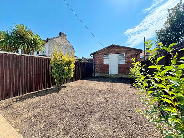 2 Bedroom Flat To Rent In Lyndhurst Road, Edmonton, N18