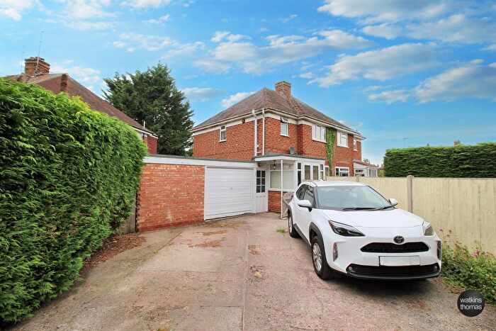 3 Bedroom Semi-Detached House For Sale In Hinton Avenue, Hereford, HR2