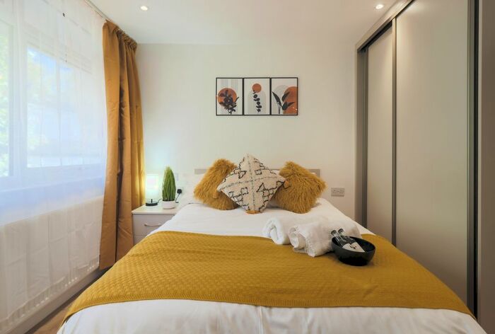 1 Bedroom Flat To Rent In Roxeth Hill, Harrow, HA2