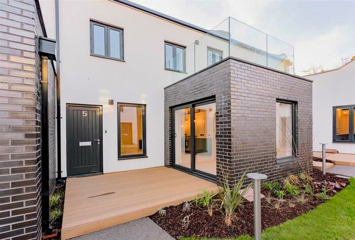 2 Bedroom Terraced House To Rent In Fonthill Mews, London, N4