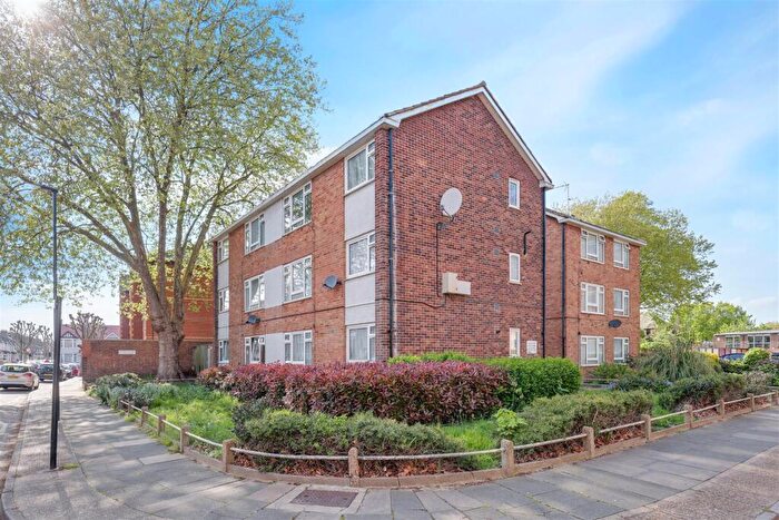 1 Bedroom Flat To Rent In Holloway Road, East Ham, E6