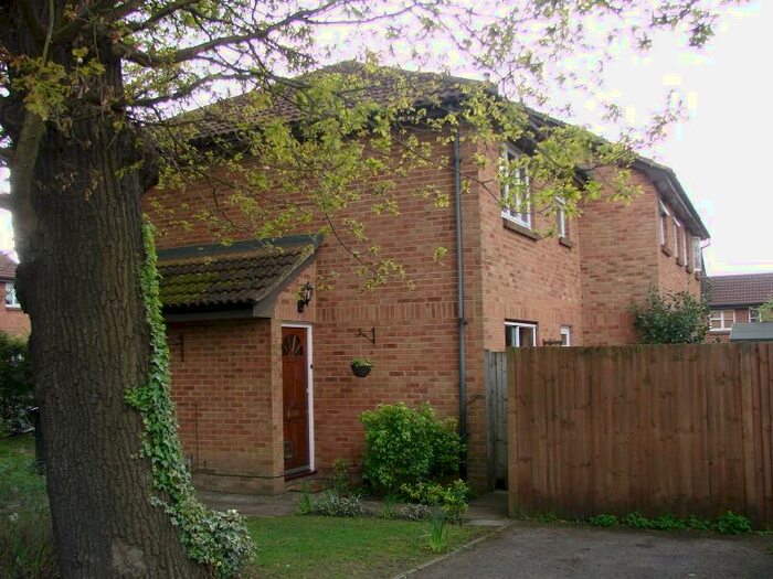 1 Bedroom Terraced House To Rent In Woking, GU22
