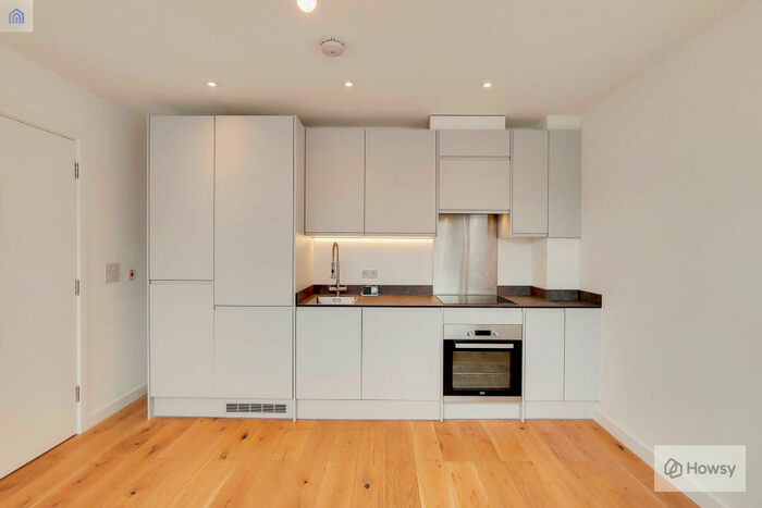 1 Bedroom Flat To Rent In Regent House, Basildon, SS14
