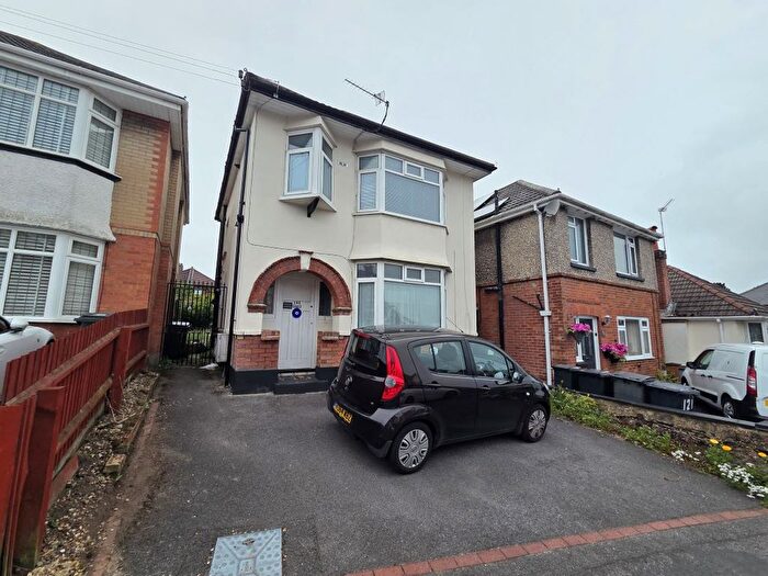 2 Bedroom Detached House For Sale In Malvern Road, Bournemouth, Dorset, BH9