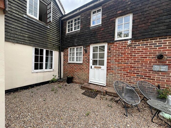2 Bedroom Cottage To Rent In Rectory Lane, Ifield Green, RH11