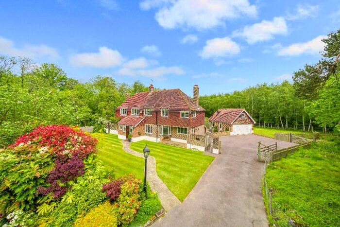 4 Bedroom Detached House For Sale In Horsmonden Road, Brenchley, Tonbridge, TN12