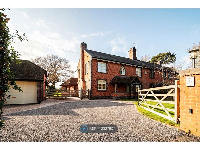 9 Bedroom Semi-Detached House To Rent In Barston Lane, Solihull, B92