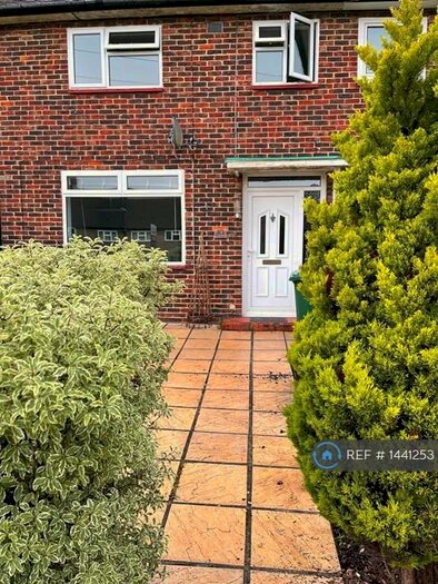 3 Bedroom Terraced House To Rent In Purbeck Close, Merstham, Redhill, RH1