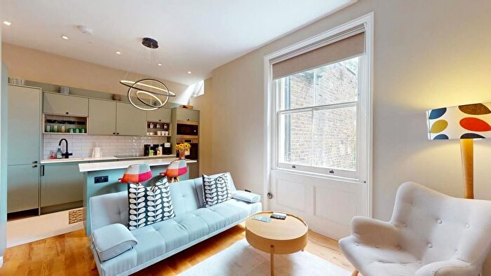 1 Bedroom Flat For Sale In Ladbroke Square, London, W11