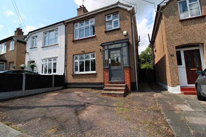 3 Bedroom Semi-Detached House For Sale In Seymour Road, Benfleet, SS7