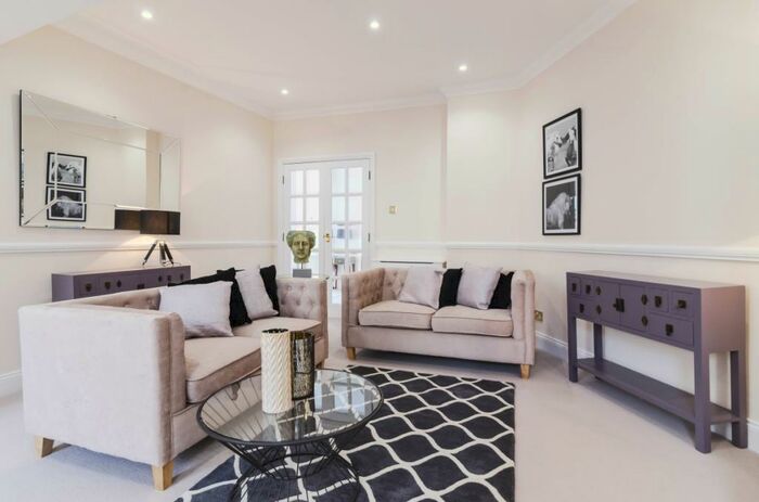 2 Bedroom Flat To Rent In St. Andrews Hill London, EC4V