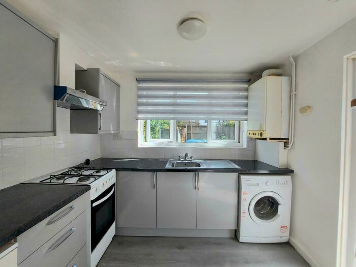 3 Bedroom House To Rent In Melville Road, Walthamstow, E17