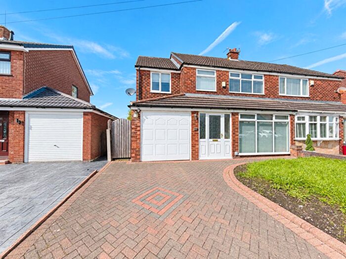 4 Bedroom Semi-Detached House For Sale In Alder Road, Failsworth, Manchester, M35