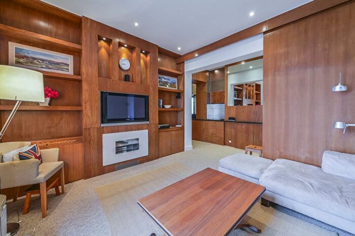 2 Bedroom Flat To Rent In West Eaton Place, Belgravia, London, SW1X