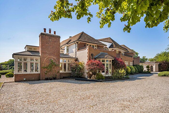 7 Bedroom Detached House For Sale In Isle Of Wight Lane, Kensworth, LU6