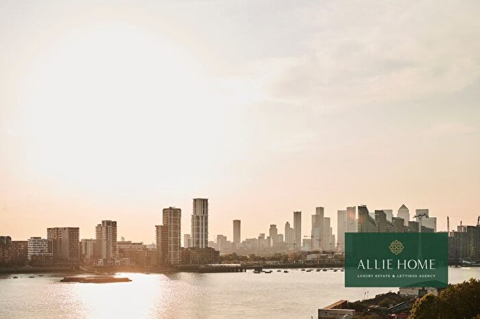 1 Bedroom Flat For Sale In Starboard Way, London, E16