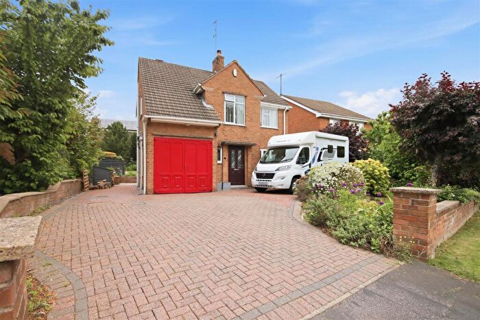3 Bedroom Detached House For Sale In Ashgate Valley Road, Ashgate, Chesterfield, S40