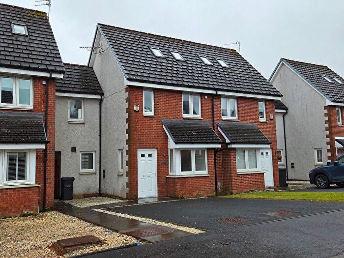 3 Bedroom Town House To Rent In Millgate Crescent, Caldercruix, North Lanarkshire, ML6