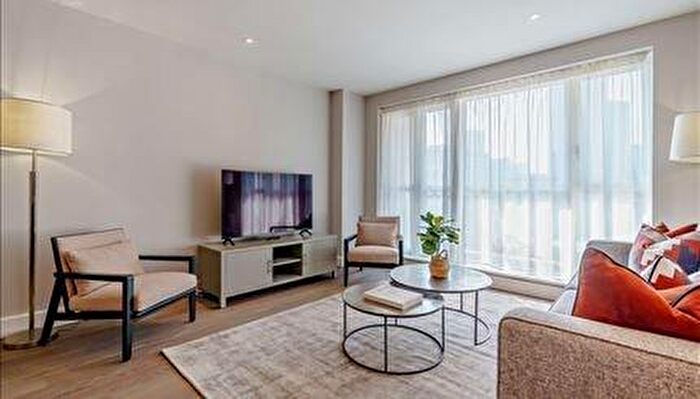 2 Bedroom Apartment To Rent In Westferry Circus, London, E14