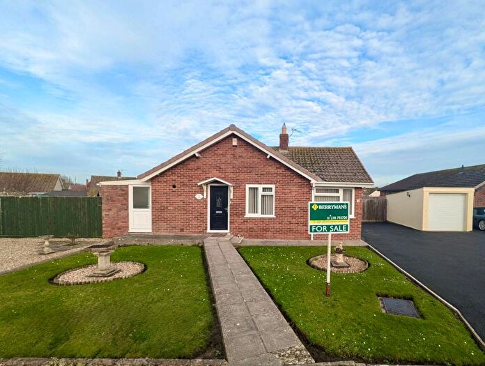 2 Bedroom Detached Bungalow For Sale In Blythe Way, Burnham-On-Sea, TA8