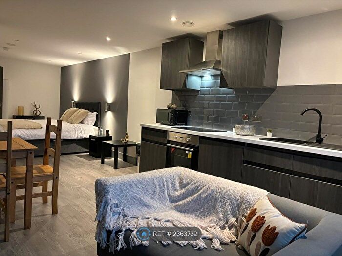 Studio To Rent In Bolton Road, Bradford, BD1