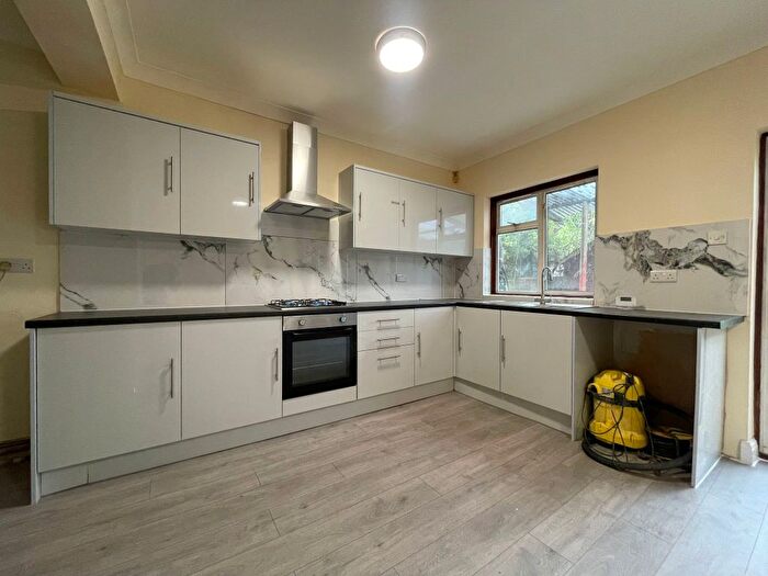 3 Bedroom Semi-Detached House To Rent In Holmdene Avenue, North Harrow, HA2