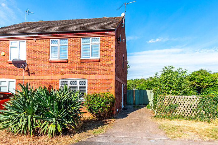 2 Bedroom Semi-Detached House For Sale In Bradfield Close, Rushden, NN10