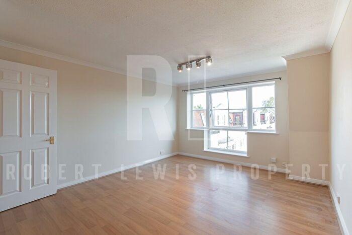 1 Bedroom Flat To Rent In Etchingham Park Road, London, N3