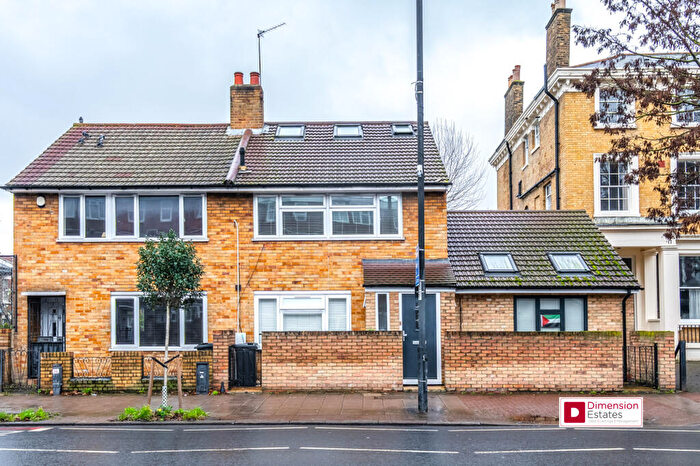 2 Bedroom Maisonette To Rent In Lower Clapton Road, Lower Clapton, Hackney, E5