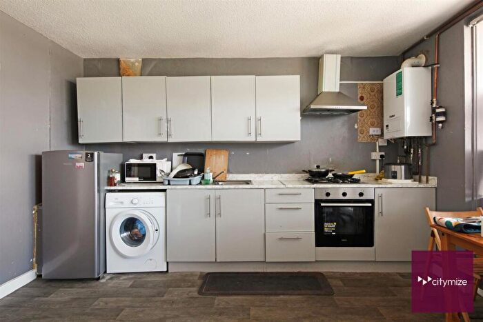 3 Bedroom Flat For Sale In Hartslock Drive, London, SE2